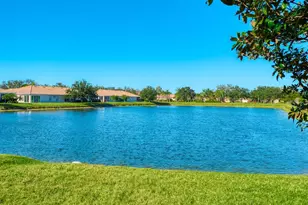 4127 Cascade Falls Dr, Sarasota, FL 34243 - Photo 33