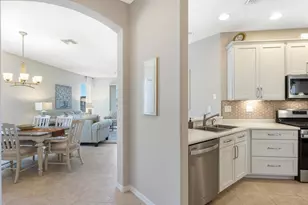 4127 Cascade Falls Dr, Sarasota, FL 34243 - Photo 9