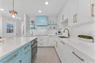 1750 Benjamin Franklin Dr, Sarasota, FL 34236 - Photo 7