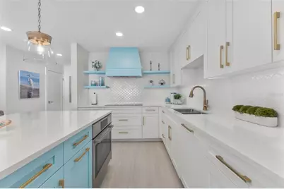 1750 Benjamin Franklin Drive #1D, Sarasota, FL 34236 - Photo 9