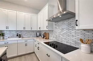 2604 Wirts Ct, Sarasota, FL 34237 - Photo 11