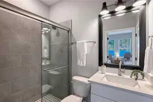 2604 Wirts Ct, Sarasota, FL 34237 - Photo 23