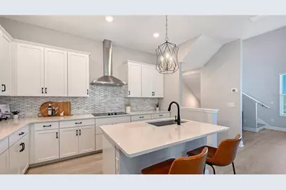 2604 Wirts Court, Sarasota, FL 34237 - Photo 9