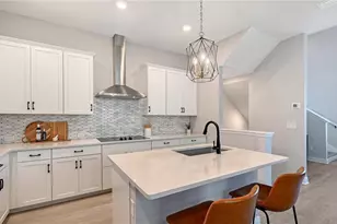 2604 Wirts Ct, Sarasota, FL 34237 - Photo 9