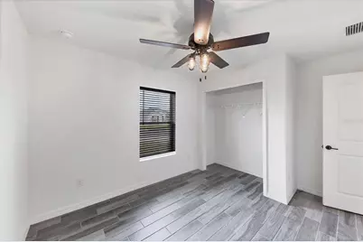 7335 34th Court E, Sarasota, FL 34243 - Photo 21