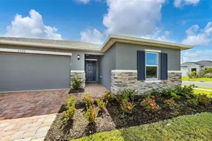 7335 34th Ct E, Sarasota, FL 34243 - Photo 3