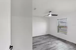 7335 34th Ct E, Sarasota, FL 34243 - Photo 17