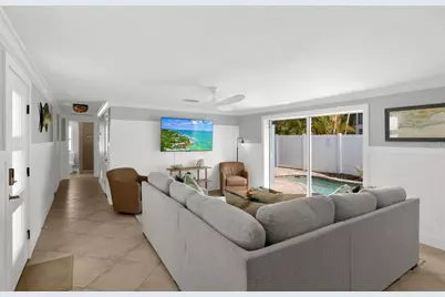 6201 Holmes Boulevard, Holmes Beach, FL 34217 - Photo 7