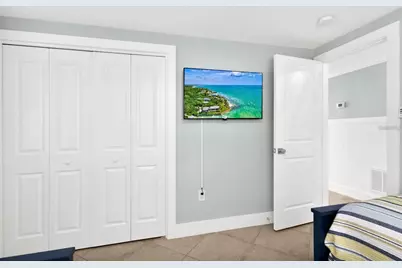 6201 Holmes Boulevard, Holmes Beach, FL 34217 - Photo 23