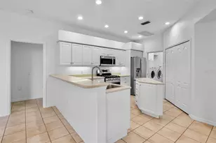 5278 Far Oak Cir, Sarasota, FL 34238 - Photo 9