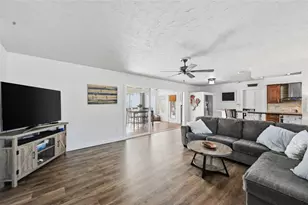 2651 Leafy Ln, Sarasota, FL 34239 - Photo 9