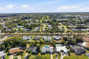 2651 Leafy Ln, Sarasota, FL 34239 - Photo 37