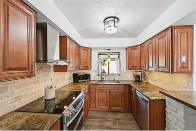 2651 Leafy Lane, Sarasota, FL 34239 - Photo 13