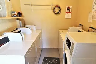 3101 Bee Ridge Rd, Sarasota, FL 34239 - Photo 15