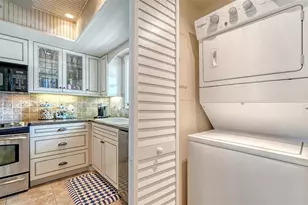 1564 Stickney Point Rd, Sarasota, FL 34231 - Photo 25