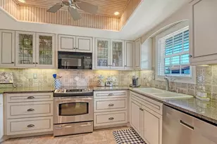 1564 Stickney Point Rd, Sarasota, FL 34231 - Photo 23
