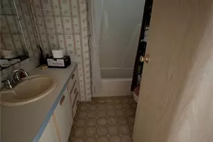 715 50th Ave Terrace W, Bradenton, FL 34207 - Photo 9