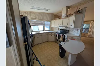 715 50th Avenue Terrace W, Bradenton, FL 34207 - Photo 3