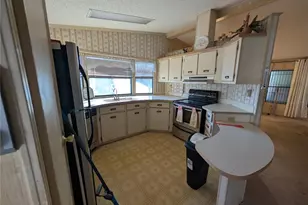 715 50th Ave Terrace W, Bradenton, FL 34207 - Photo 3