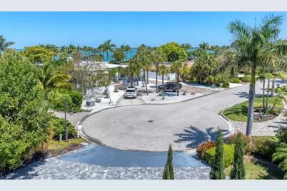 102 Seagull Lane, Sarasota, FL 34236 - Photo 23