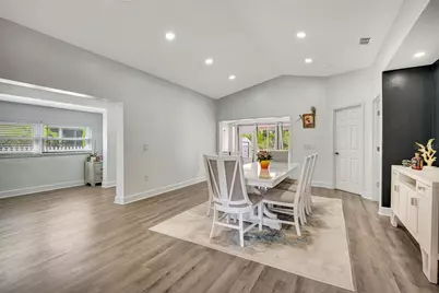 5304 72nd Street E, Bradenton, FL 34203 - Photo 3