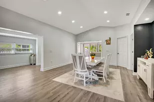 5304 72nd St E, Bradenton, FL 34203 - Photo 3