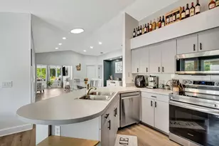 5304 72nd St E, Bradenton, FL 34203 - Photo 9