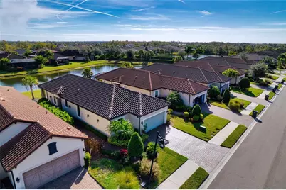 10114 Highland Park Place, Palmetto, FL 34221 - Photo 3