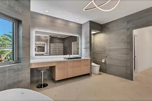 259 Robin Dr, Sarasota, FL 34236 - Photo 37