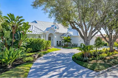 259 Robin Drive, Sarasota, FL 34236 - Photo 3