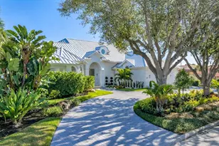 259 Robin Dr, Sarasota, FL 34236 - Photo 3