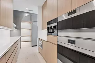 259 Robin Dr, Sarasota, FL 34236 - Photo 13