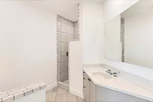 259 Robin Dr, Sarasota, FL 34236 - Photo 45