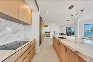 259 Robin Dr, Sarasota, FL 34236 - Photo 11