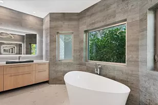 259 Robin Dr, Sarasota, FL 34236 - Photo 33