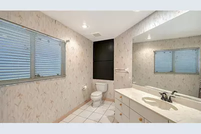 2429 Whippoorwill Circle, Sarasota, FL 34231 - Photo 17