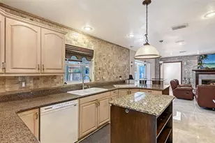 2429 Whippoorwill Cir, Sarasota, FL 34231 - Photo 11