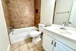 2732 Hidden Lake Blvd, Sarasota, FL 34237 - Photo 7