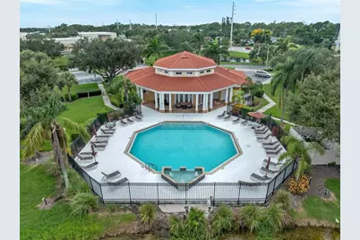 2732 Hidden Lake Boulevard #D, Sarasota, FL 34237 - Photo 3