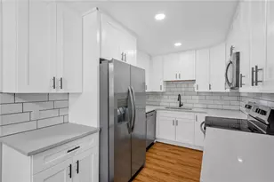 6815 S Wall St, Tampa, FL 33616 - Photo 3