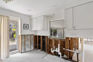 734 Canal Rd, Sarasota, FL 34242 - Photo 11