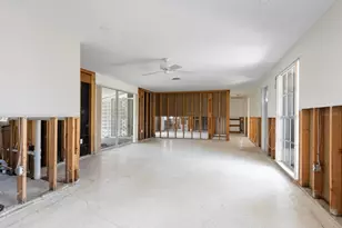 734 Canal Rd, Sarasota, FL 34242 - Photo 9