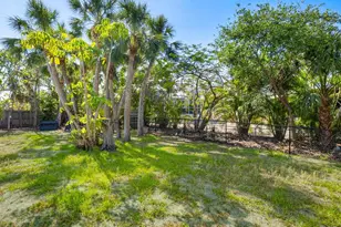 734 Canal Rd, Sarasota, FL 34242 - Photo 23