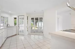 4927 Live Oak Dr, Sarasota, FL 34232 - Photo 11