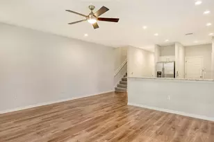 1262 Grantham Dr, Sarasota, FL 34234 - Photo 3