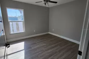 1013 13th St E, Bradenton, FL 34208 - Photo 3