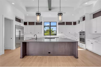 7125 Westmoreland Drive, Sarasota, FL 34243 - Photo 13