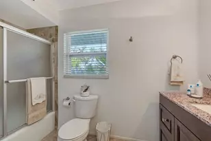 6717 Roxbury Dr, Sarasota, FL 34231 - Photo 31