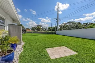 6717 Roxbury Dr, Sarasota, FL 34231 - Photo 39