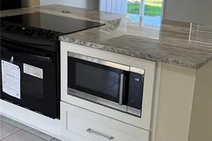 6910 Friendship Ln, Sarasota, FL 34241 - Photo 7